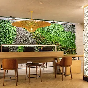Hotel Ibis World Trade Centre